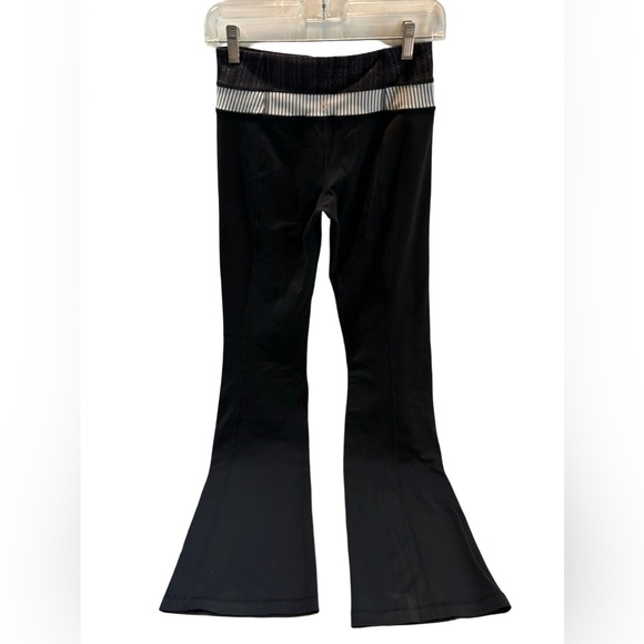 Vintage Lululemon Flare Groove Pant Regular Sz 5/6 34” Inseam - Picture 2 of 8